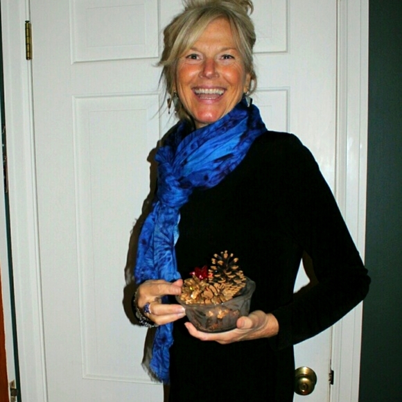 🌷💕 Luxury scarf Nightscape Cool blue VIBE! - Picture 4 of 9